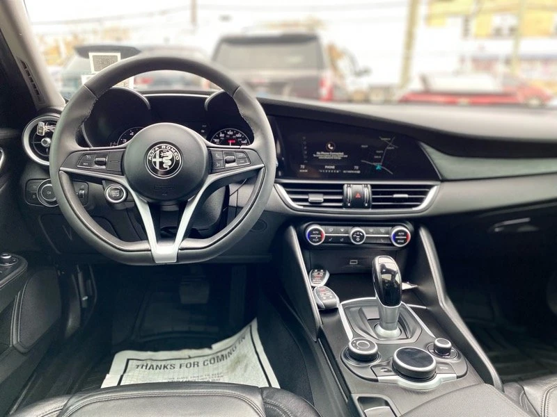 2017 Alfa Romeo Giulia - Image 15 of 20