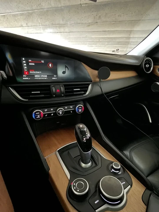 2017 Alfa Romeo Giulia - Image 8 of 16