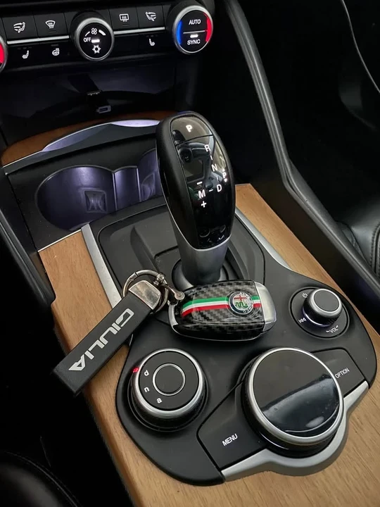 2017 Alfa Romeo Giulia - Image 9 of 16