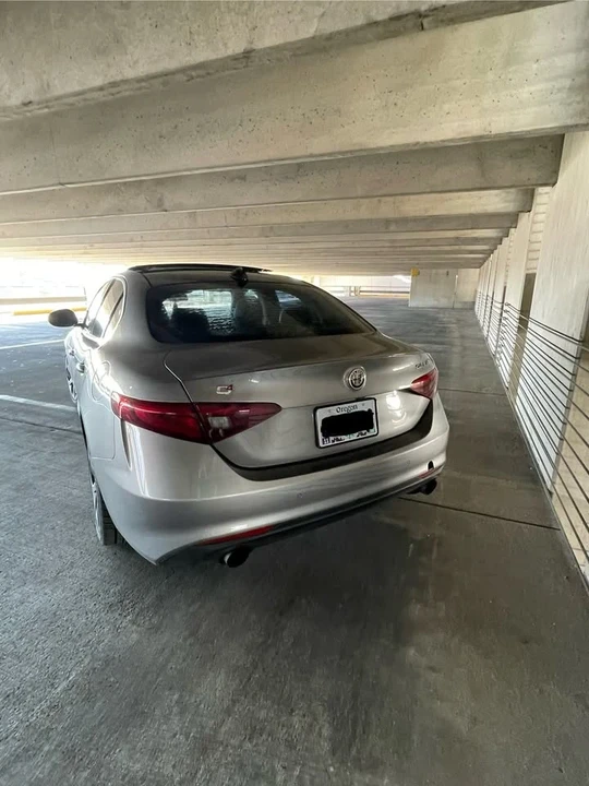 2017 Alfa Romeo Giulia - Image 5 of 16