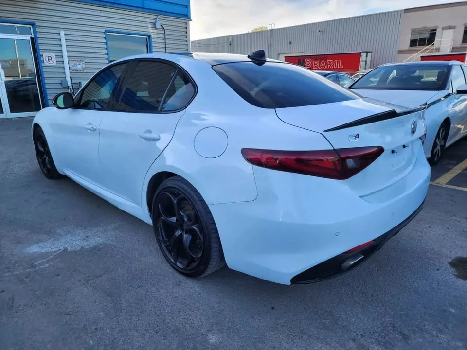 2017 Alfa Romeo Giulia - Image 4 of 11