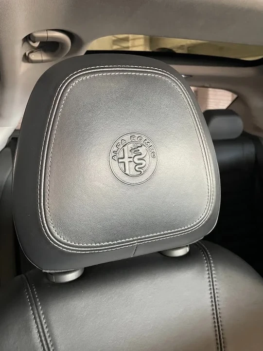 2017 Alfa Romeo Giulia - Image 11 of 16