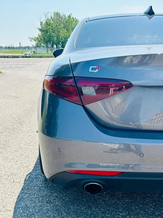 2017 Alfa Romeo Giulia - Image 11 of 20