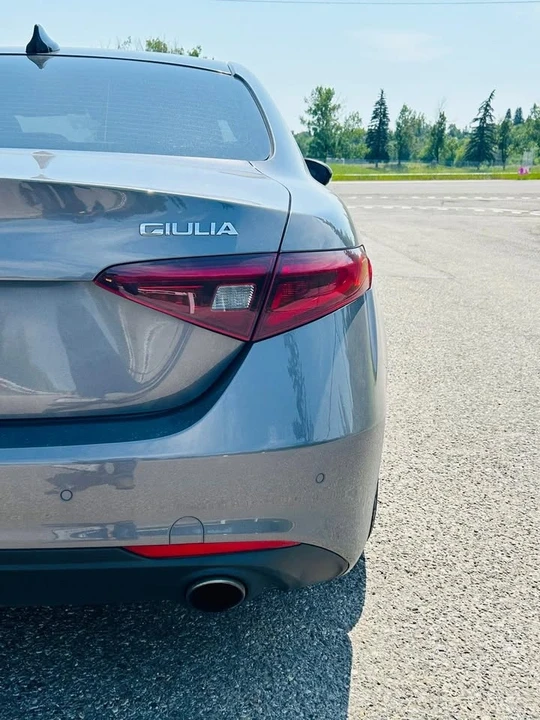 2017 Alfa Romeo Giulia - Image 15 of 20