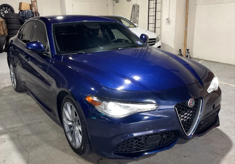 2017 Alfa Romeo Giulia - Image 5 of 13