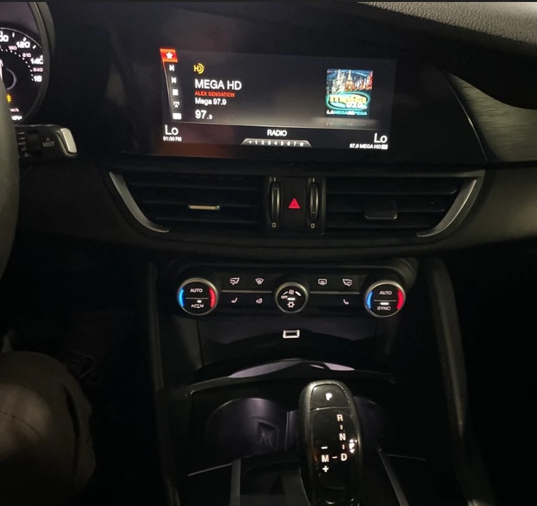 2017 Alfa Romeo Giulia - Image 11 of 13