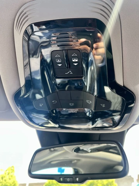 2017 Alfa Romeo Giulia - Image 16 of 17