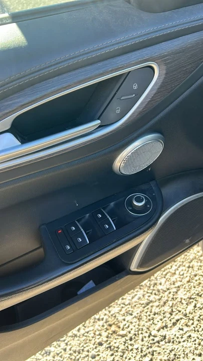 2017 Alfa Romeo Giulia - Image 8 of 15