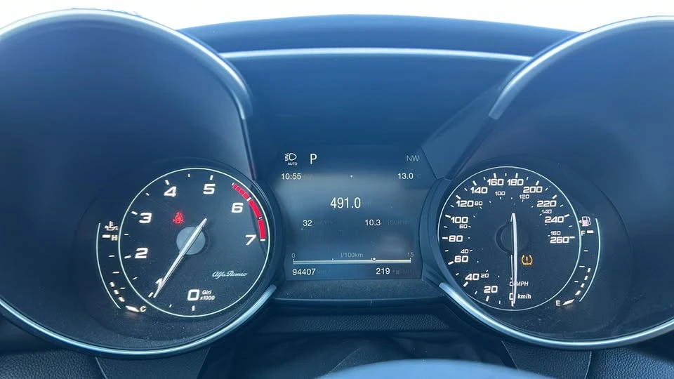 2017 Alfa Romeo Giulia - Image 10 of 15