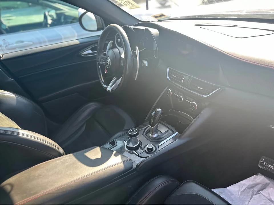 2017 Alfa Romeo Giulia Quadrifoglio - Image 4 of 6