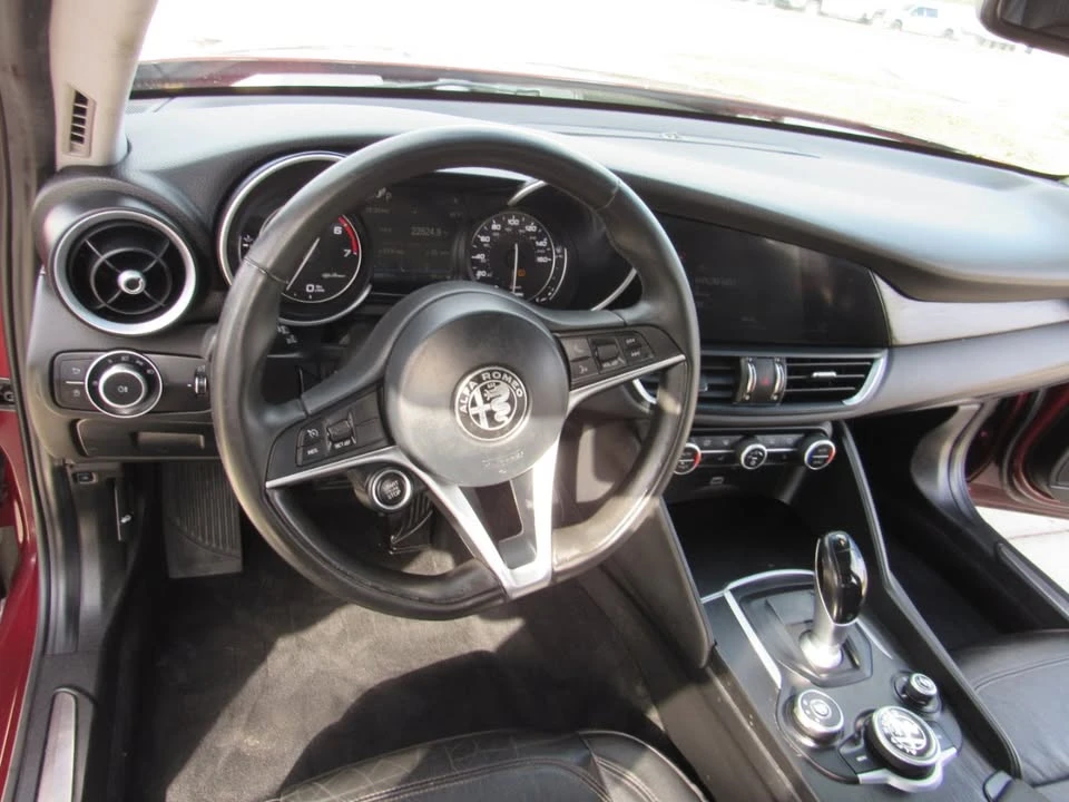 2017 Alfa Romeo Giulia - Image 7 of 9