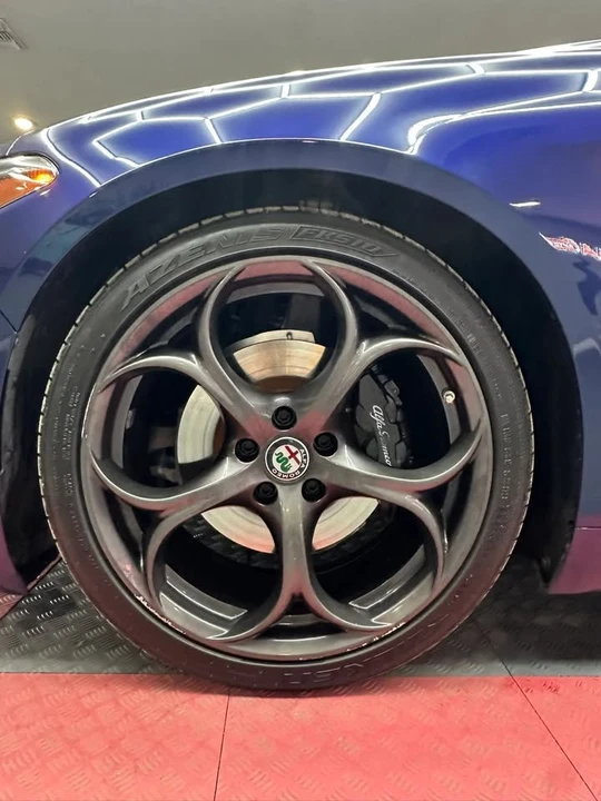 2017 Alfa Romeo Giulia - Image 20 of 20