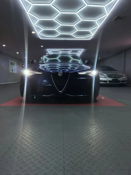 2017 Alfa Romeo Giulia - Image 6 of 20