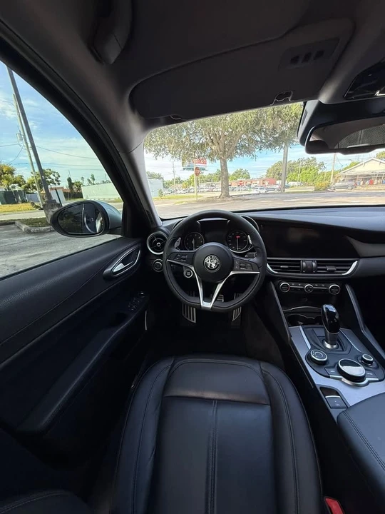 2017 Alfa Romeo Giulia - Image 9 of 9