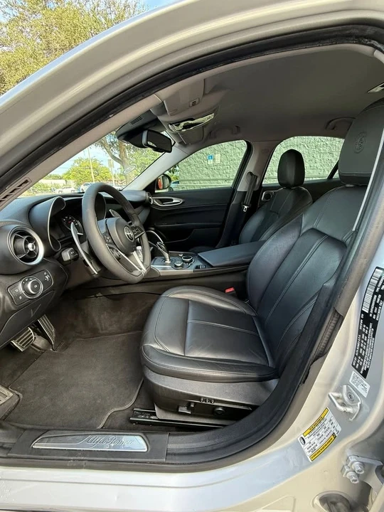 2017 Alfa Romeo Giulia - Image 8 of 9