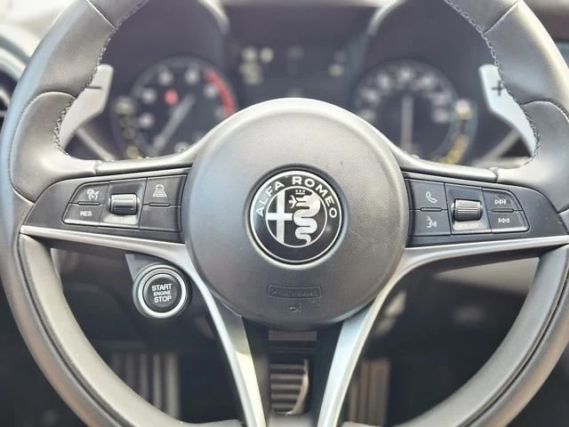 2017 Alfa Romeo Giulia - Image 16 of 20