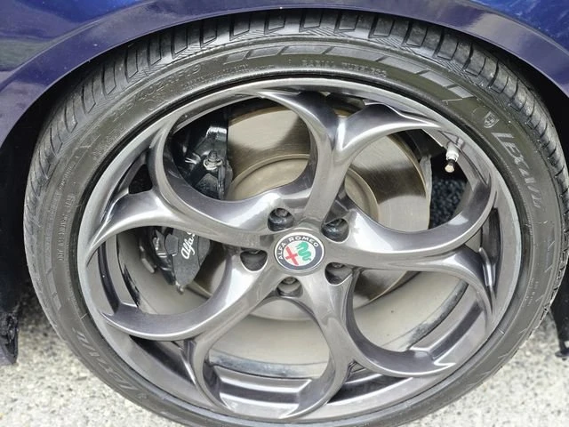 2017 Alfa Romeo Giulia - Image 10 of 20