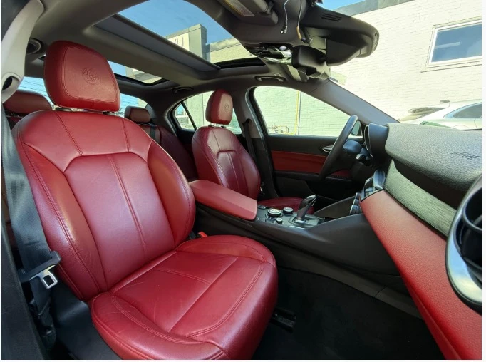 2017 Alfa Romeo Giulia - Image 6 of 10
