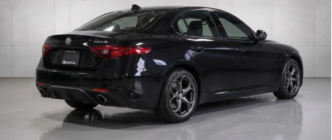 2017 Alfa Romeo Giulia - Image 4 of 10