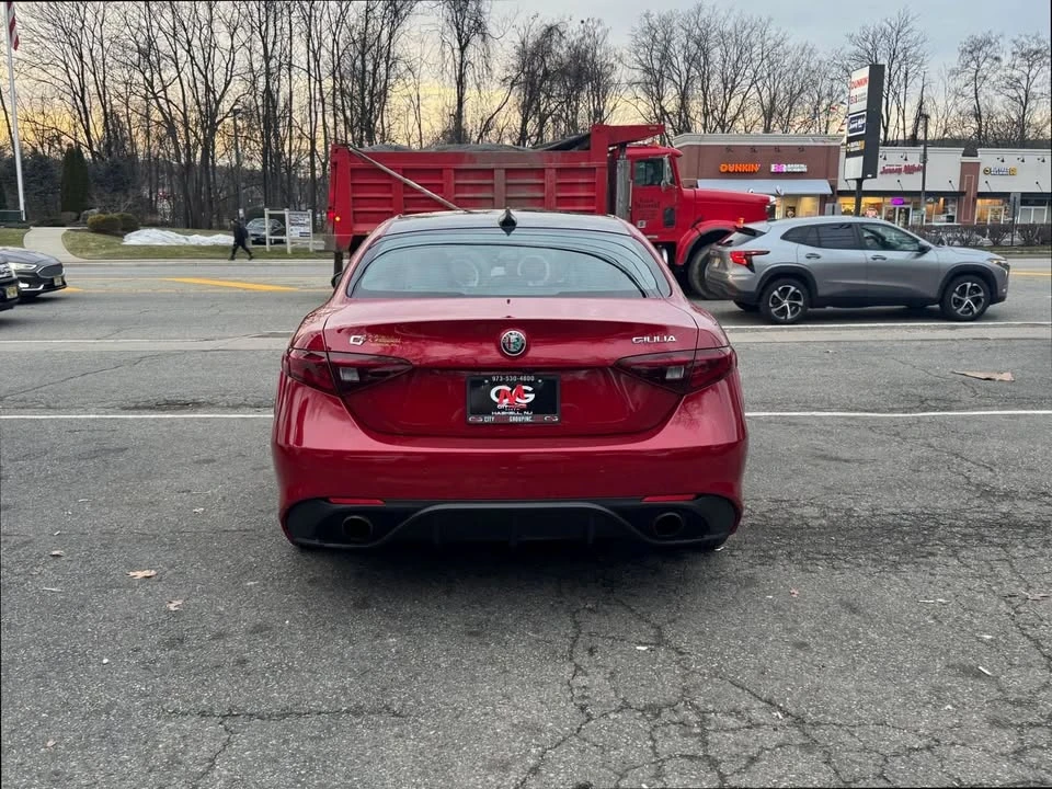 2017 Alfa Romeo Giulia - Image 6 of 20