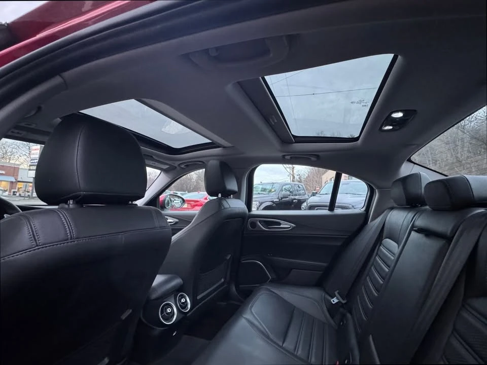 2017 Alfa Romeo Giulia - Image 12 of 20