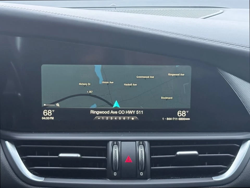 2017 Alfa Romeo Giulia - Image 10 of 20