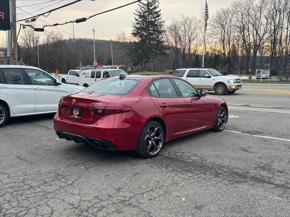 2017 Alfa Romeo Giulia - Image 7 of 20
