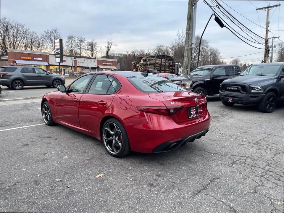 2017 Alfa Romeo Giulia - Image 5 of 20