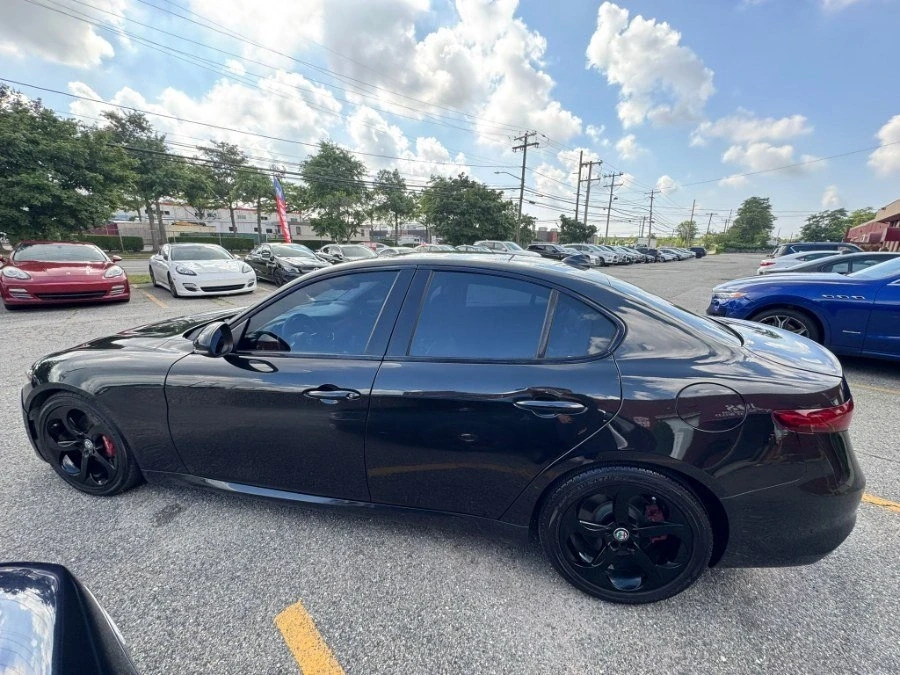 2017 Alfa Romeo Giulia - Image 4 of 8