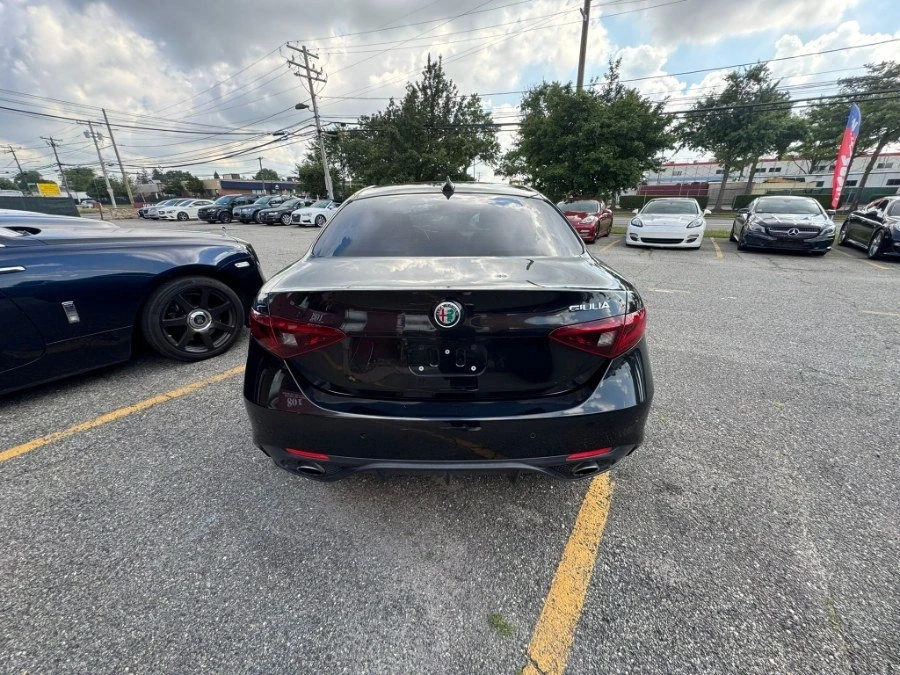 2017 Alfa Romeo Giulia - Image 2 of 8