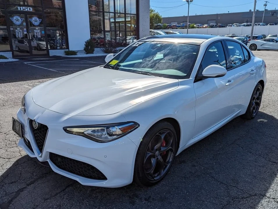 2017 Alfa Romeo Giulia - Image 4 of 17