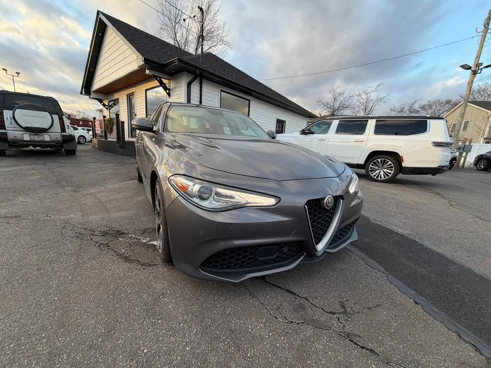 2017 Alfa Romeo Giulia - Image 3 of 12
