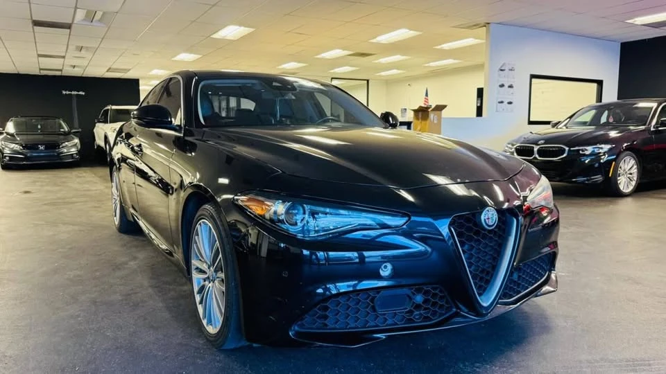 2017 Alfa Romeo Giulia - Image 14 of 14