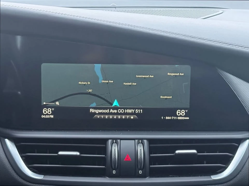 2017 Alfa Romeo Giulia - Image 10 of 18