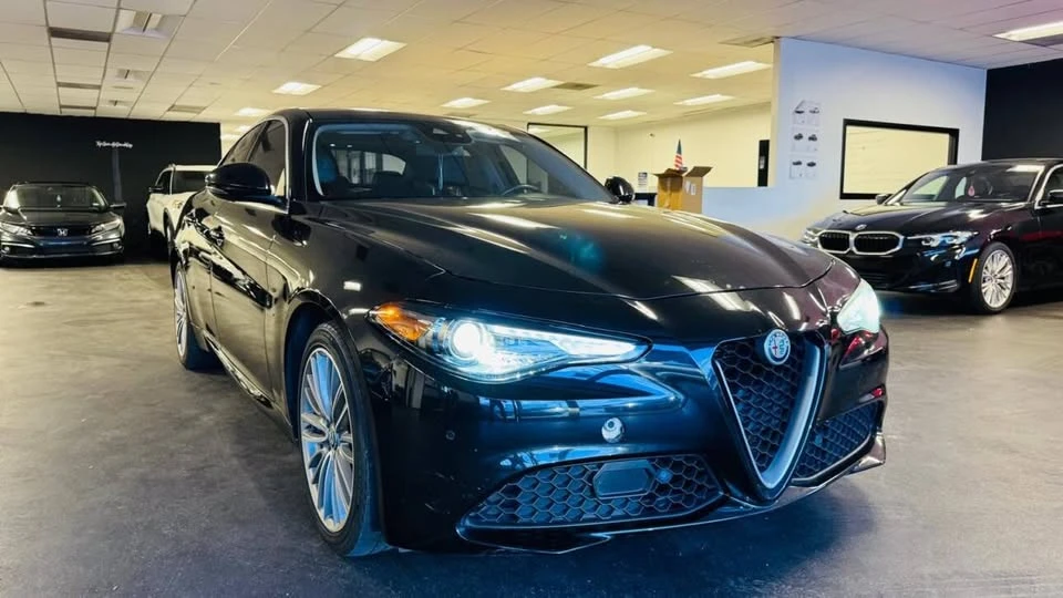 2017 Alfa Romeo Giulia - Image 6 of 14