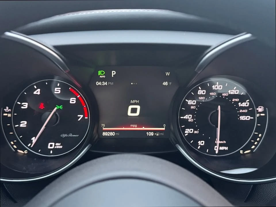 2017 Alfa Romeo Giulia - Image 9 of 18