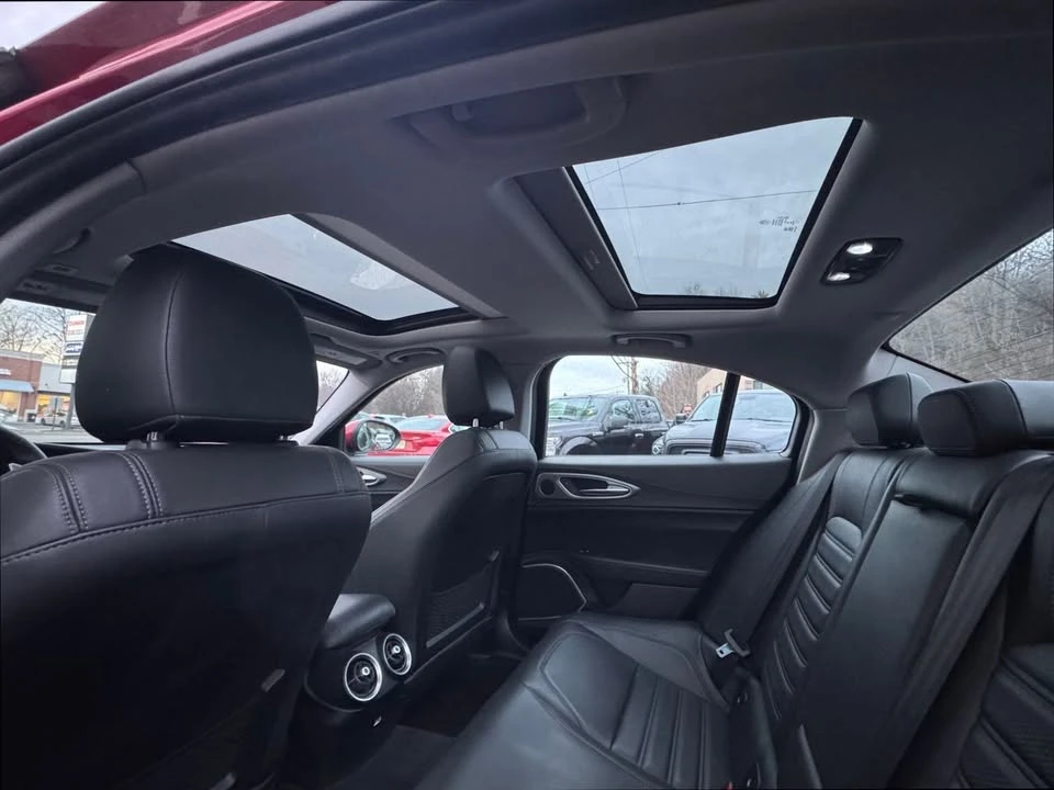 2017 Alfa Romeo Giulia - Image 12 of 18