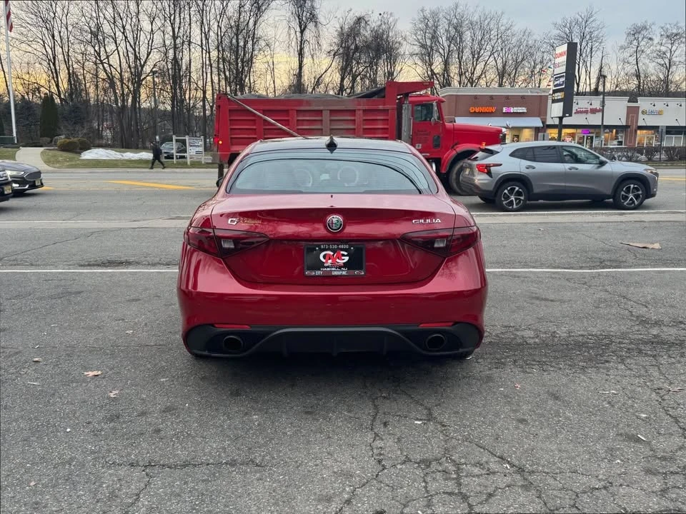 2017 Alfa Romeo Giulia - Image 6 of 18
