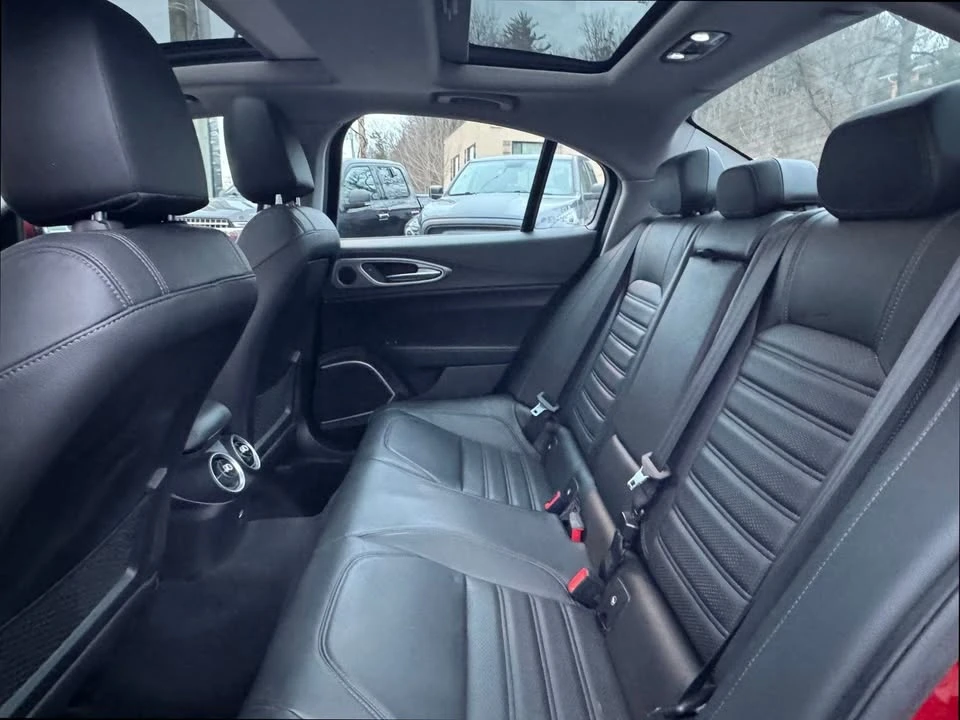 2017 Alfa Romeo Giulia - Image 14 of 18