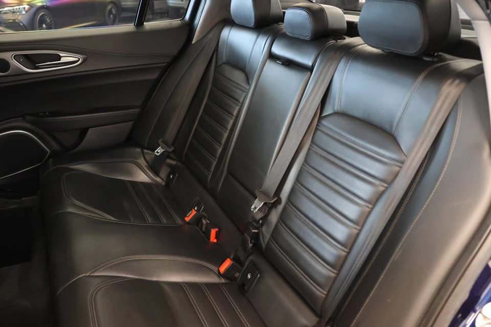 2017 Alfa Romeo Giulia - Image 14 of 16