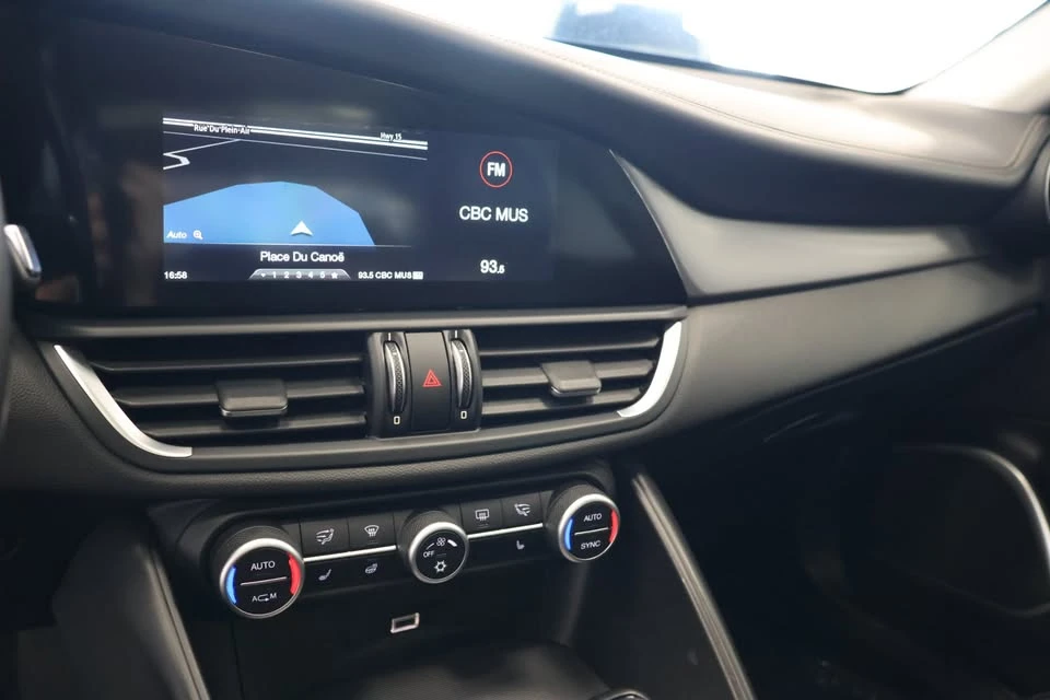 2017 Alfa Romeo Giulia - Image 13 of 16