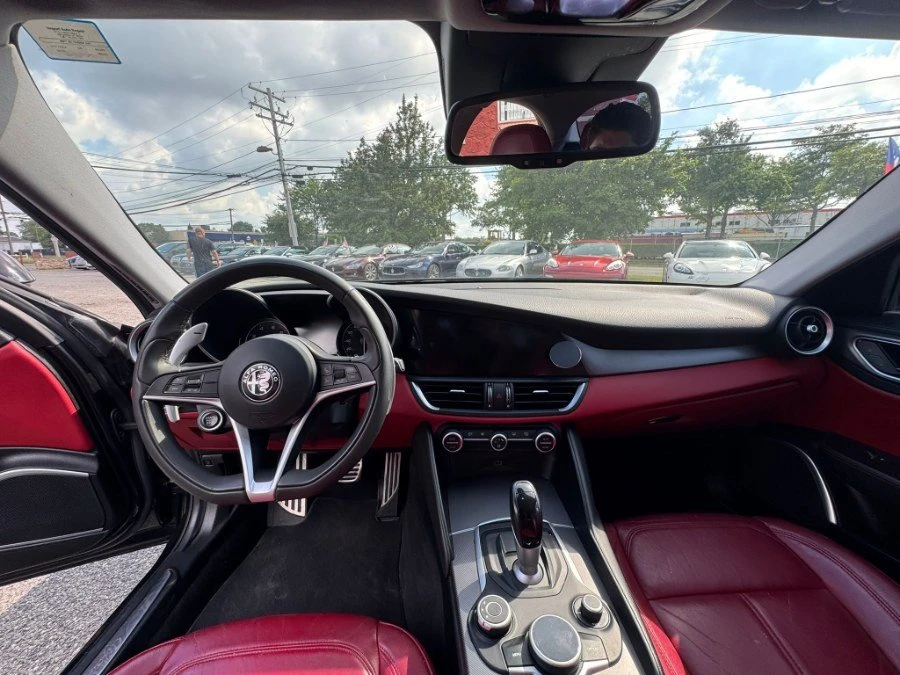 2017 Alfa Romeo Giulia - Image 8 of 8