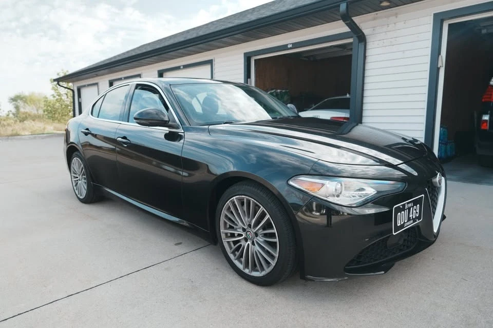 2017 Alfa Romeo Giulia - Image 3 of 10