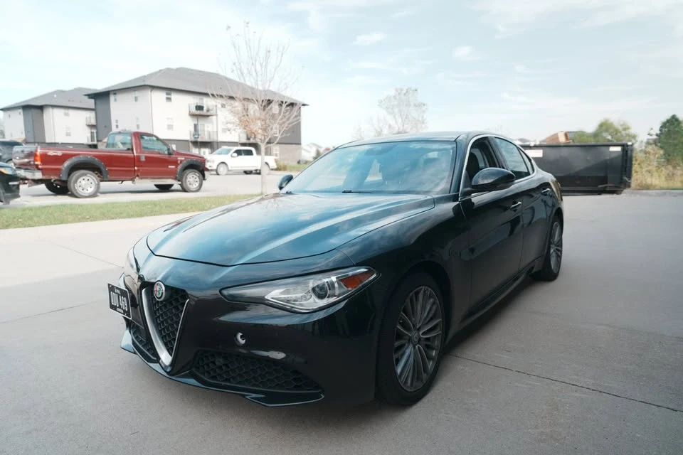 2017 Alfa Romeo Giulia - Image 4 of 10