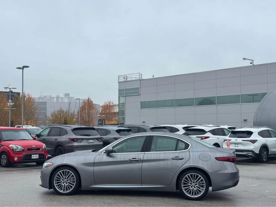 2017 Alfa Romeo Giulia - Image 2 of 19