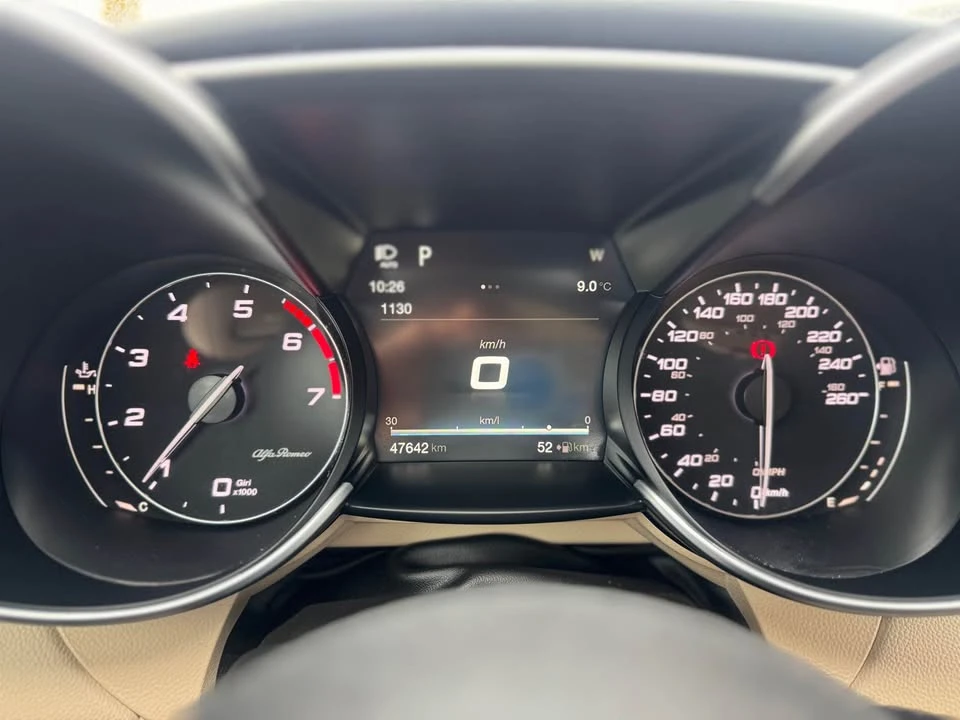 2017 Alfa Romeo Giulia - Image 17 of 19