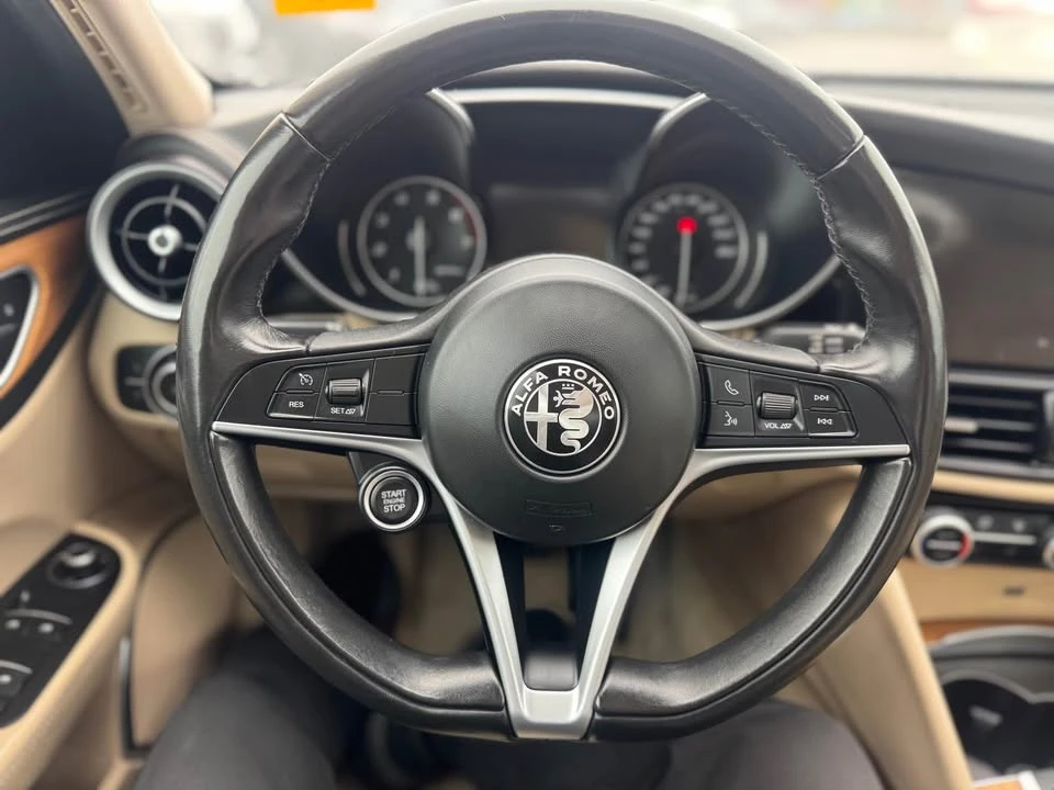 2017 Alfa Romeo Giulia - Image 16 of 19