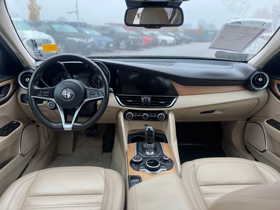 2017 Alfa Romeo Giulia - Image 13 of 19