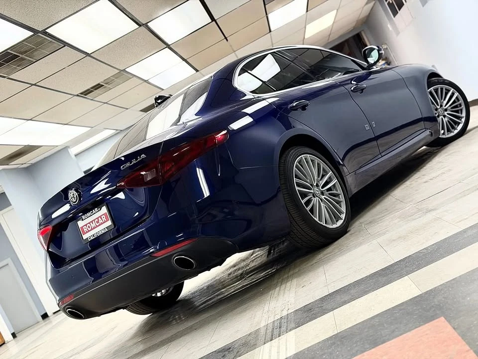2017 Alfa Romeo Giulia - Image 8 of 19