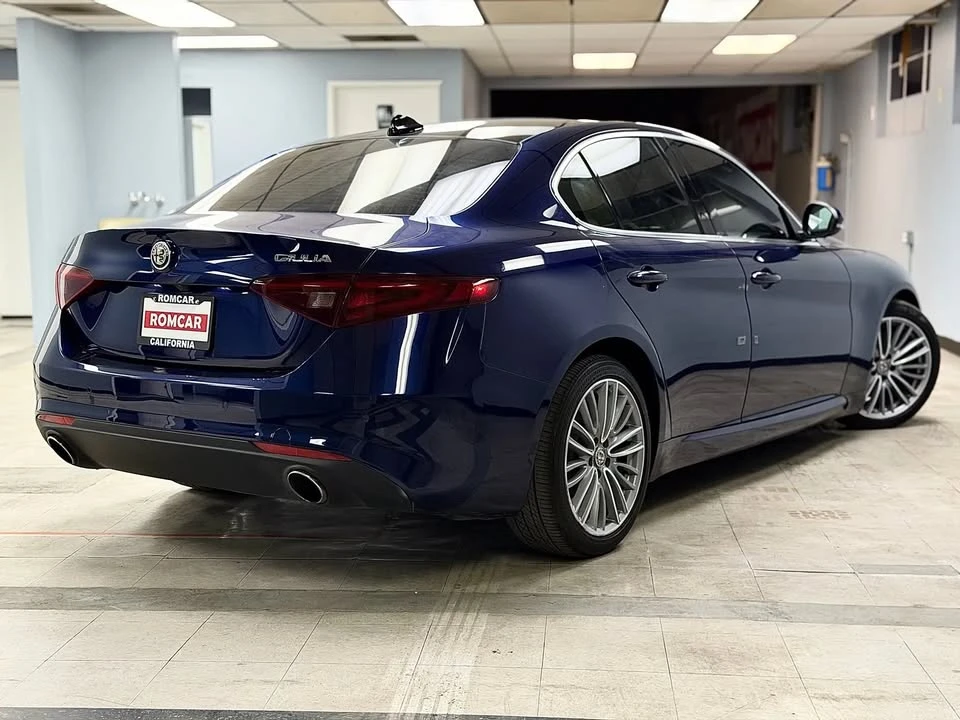 2017 Alfa Romeo Giulia - Image 7 of 19